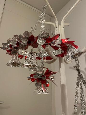 2 vintage kerstversieringen met zilveren klokken beschikbaar voor biedingen