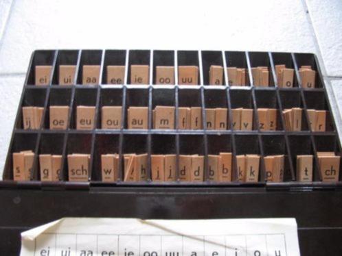 Nette letterdoos LCGM vintage, Diversen, Schoolbenodigdheden, Gebruikt, Ophalen of Verzenden