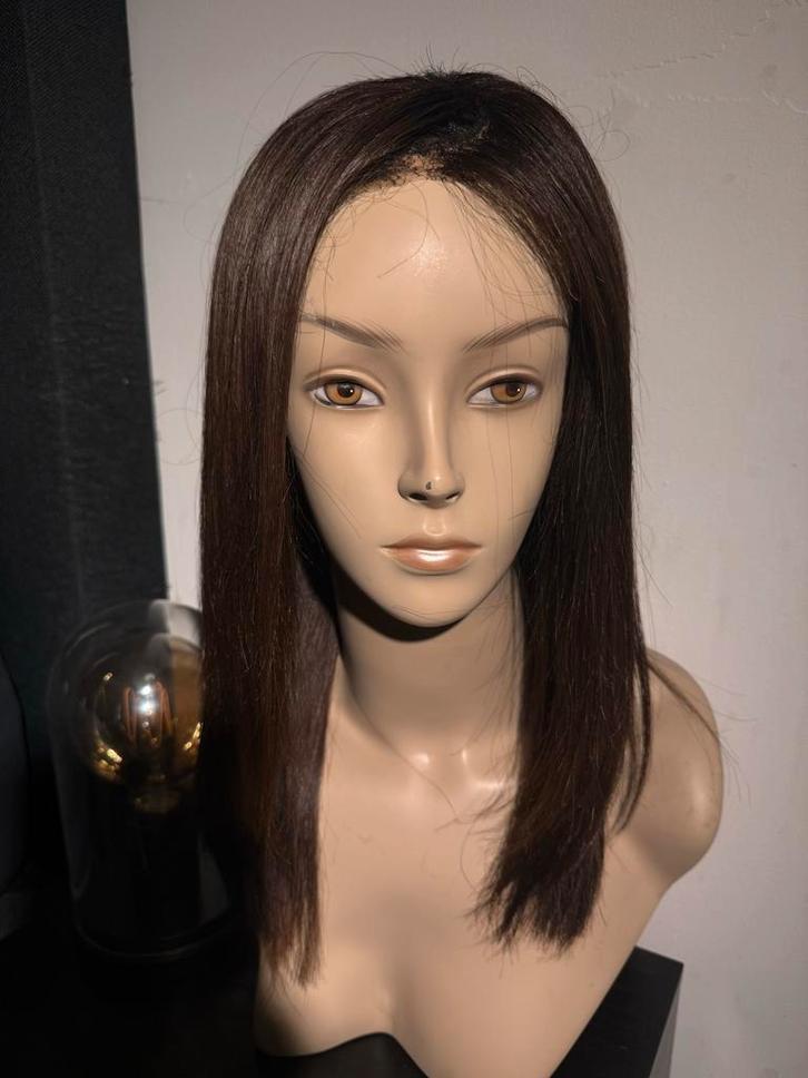 Bruine Pruik - Gebruikt, Goede Kwaliteit human hair, Sieraden, Tassen en Uiterlijk, Uiterlijk | Haarverzorging, Gebruikt, Pruik of Haarverlenging