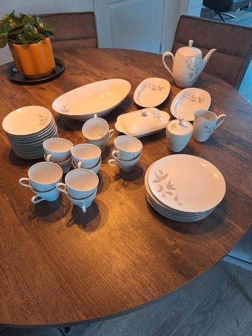 Compleet thee, koffie servies , ontbijtservies, Antiek en Kunst, Antiek | Servies compleet, Ophalen of Verzenden