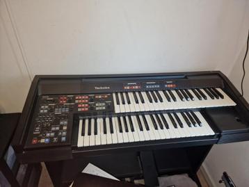 Orgel gebruikt  beschikbaar voor biedingen