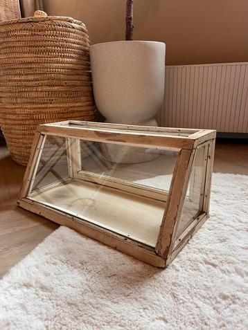 Prachtige brocante/antieke vitrine display box beschikbaar voor biedingen