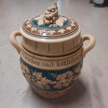 Grote antieke Duitse aardewerk /keramische pot beschikbaar voor biedingen