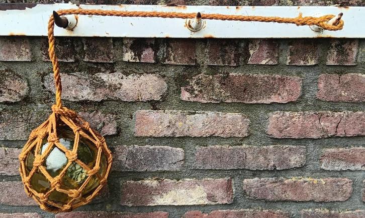 Vintage macramé groen glazen bol drijf visnet drijver Ø13,5, Antiek en Kunst, Curiosa en Brocante, Ophalen of Verzenden