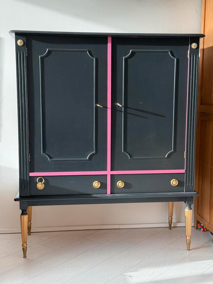 Unieke Rock 'n Roll Glazenkast - Upcycled! Beatles, Queen, Huis en Inrichting, Kasten | Dressoirs, Gebruikt, 100 tot 150 cm, 50 tot 75 cm