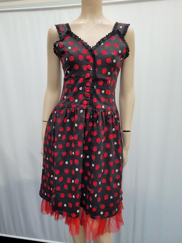 Hell Bunny jurk ladybugs skulls maat M, Kleding | Dames, Jurken, Zo goed als nieuw, Maat 38/40 (M), Overige kleuren, Knielengte