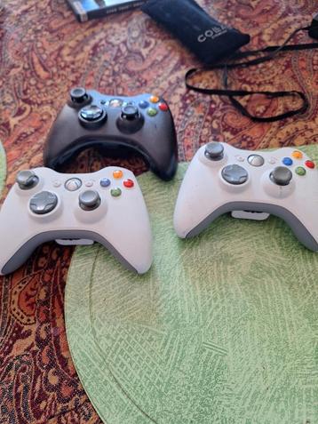 3 Xbox 360 draadloze controllers werkende beschikbaar voor biedingen
