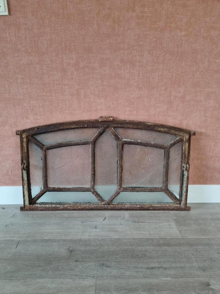 Oud stalraamkozijn 90cm breed 50cm hoog, Antiek en Kunst, Antiek | Spiegels, 100 tot 150 cm, Minder dan 100 cm, Rechthoekig, Ophalen of Verzenden