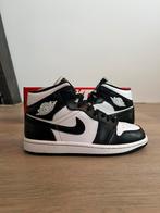Nike Jordan 1 mid panda, Verzenden, Zo goed als nieuw, Schoenen