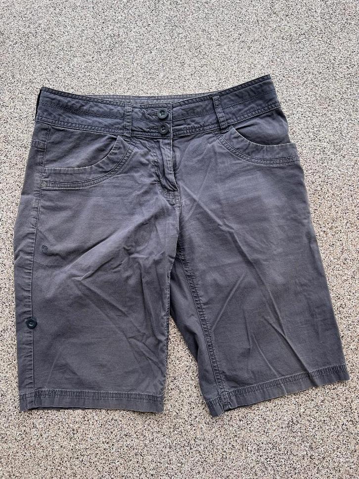 Casual korte broek, Kleding | Dames, Broeken en Pantalons, Zo goed als nieuw, Maat 36 (S), Grijs, Kort, Ophalen of Verzenden