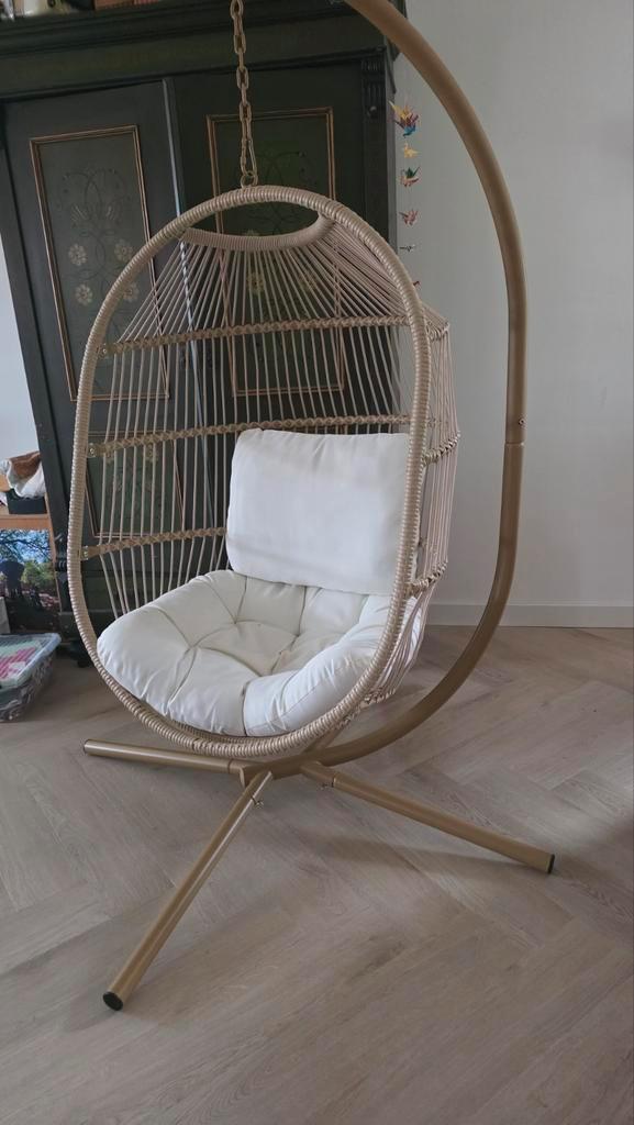Fonteyn Egg Hangstoel beige, Huis en Inrichting, Stoelen, Zo goed als nieuw, Eén, Ophalen