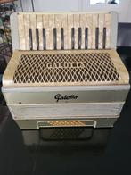 Accordeon merk Galotta, Muziek en Instrumenten, Accordeons, Gebruikt, Met riemen, 32-bas, Toetsaccordeon
