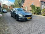 Volvo V40 2.0 D4 R-Design | Panorama | Carplay | Nwe APK, Auto's, Volvo, Particulier, USB, 30 km/l, Zilver of Grijs
