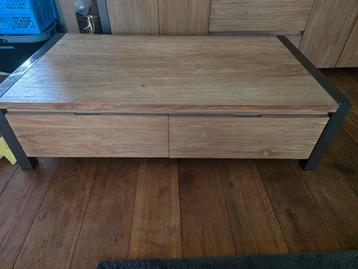 pronto salontafel beschikbaar voor biedingen