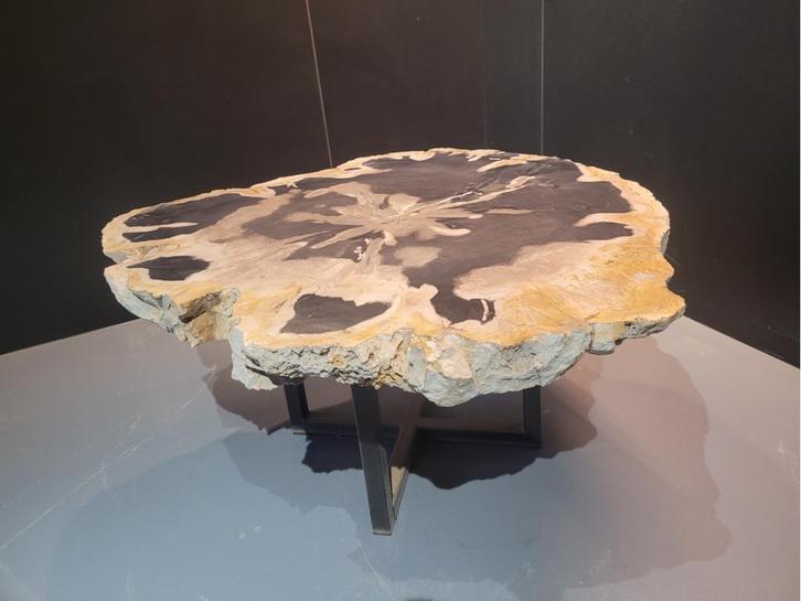 Unieke salon of bijzettafel van VERSTEEND HOUT, Huis en Inrichting, Tafels | Salontafels, Nieuw, Overige materialen, Ophalen