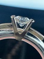14k Gouden Ring met 0.30ct Diamant, 18 tot 19, Ophalen of Verzenden, Zo goed als nieuw, Met edelsteen