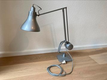 Bureaulamp beschikbaar voor biedingen
