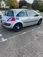 Renault Mégane 1.6 16V 2006 Grijs, Auto's, Voorwielaandrijving, 15 km/l, 4 cilinders, Handgeschakeld