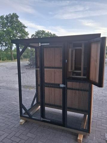 Nieuwe vogelvoliere gemaakt voor verkoop! beschikbaar voor biedingen