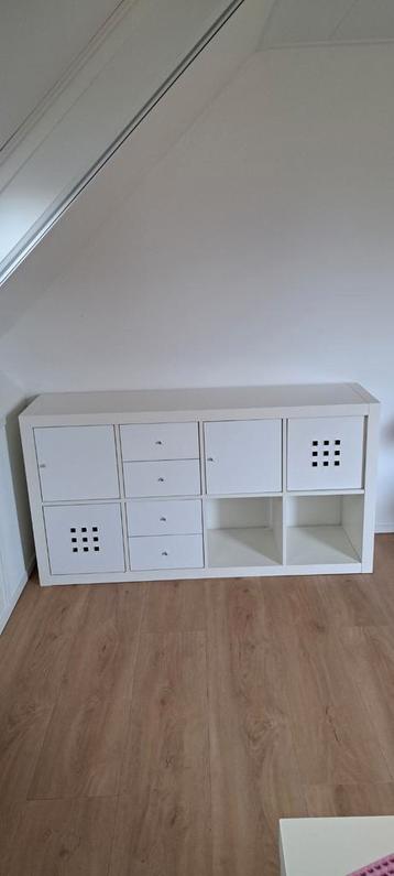 Kallax Ikea 8 vakken met 4 laadjes, 2 deurtjes  wit beschikbaar voor biedingen