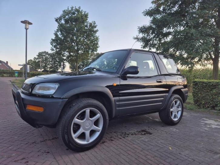 Toyota Funcruiser 2.0 I Rav4 AUT 4WD 1997 Zwart, Auto's, Toyota, Particulier, Rav4, 4x4, ABS, Airbags, Airconditioning, Centrale vergrendeling