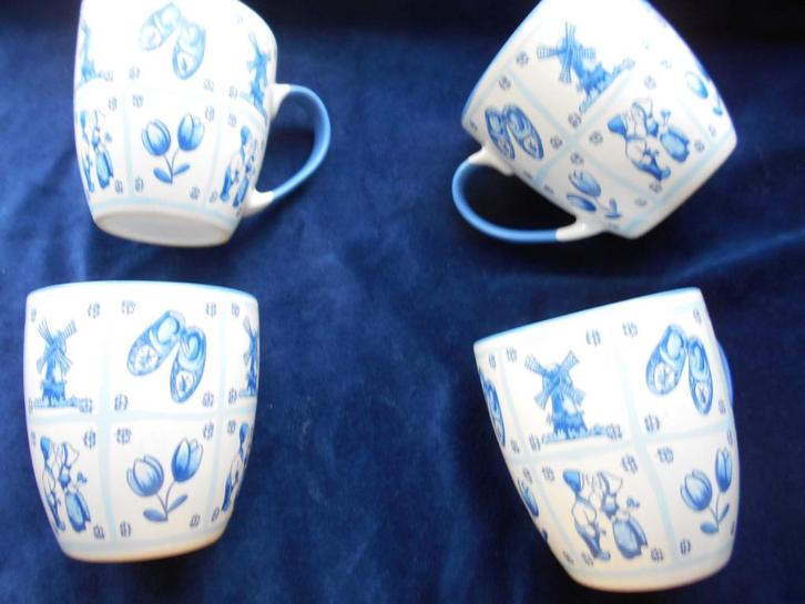 4 blauw/witte grote bekers+Hollandse afbeeldingen,5.00 p/st., Huis en Inrichting, Keuken | Servies, Nieuw, Overige typen, Overige stijlen