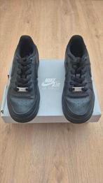 Goed als nieuwe Nike Air Force, Kleding | Dames, Schoenen, Ophalen of Verzenden, Zo goed als nieuw, Zwart, Sneakers of Gympen