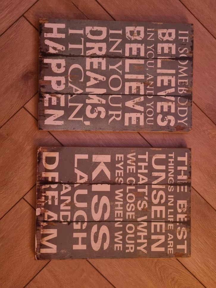 Set van 2 tekstschilderijen van steigerhout - 25x35 cm, Huis en Inrichting, Woonaccessoires | Wanddecoraties, Gebruikt, Ophalen of Verzenden