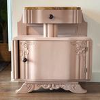 Sierlijk kastje Franse stijl, Huis en Inrichting, Slaapkamer | Nachtkastjes, Ophalen, 55 tot 70 cm, Hout, 65 cm of meer