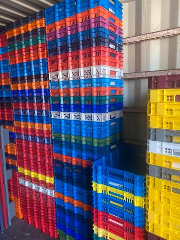 Kratten mix kleuren  beschikbaar voor biedingen