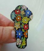 Art Deco handbeschilderd decolleté clip / halsspeld. ca.1930, Sieraden, Tassen en Uiterlijk, Antieke sieraden, Ophalen of Verzenden
