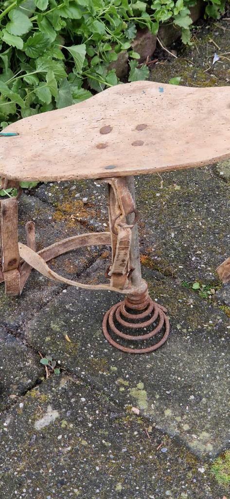 Antiek melkkrukje met metalen spiraal /veer (brocante), Antiek en Kunst, Curiosa en Brocante, Ophalen of Verzenden