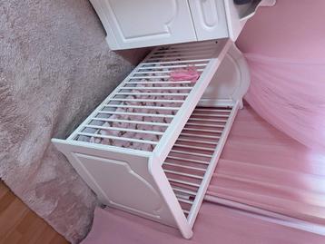 complete babykamer beschikbaar voor biedingen