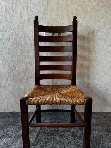 Antieke Knopstoelen Set beschikbaar voor biedingen