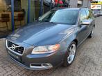 Volvo V70 2.5FT R-Design 230PK LEER / XENON / TREKHAAK, Traction-control, Gebruikt, Zwart, 2521 cc