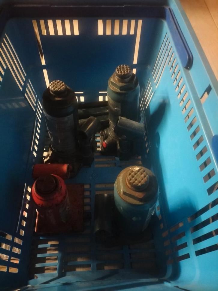 Verschillende hydraulische krikken, Auto diversen, Krikken, Gebruikt, Garagekrik, Hydraulisch, Ophalen of Verzenden