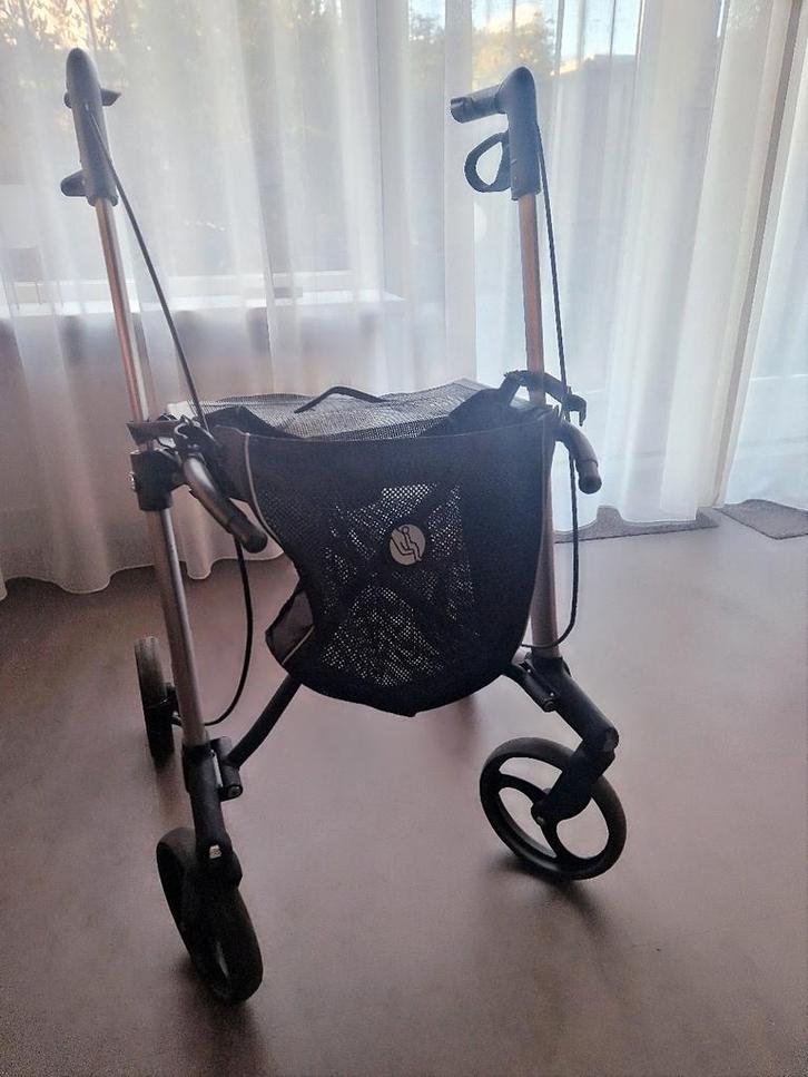 Fijne lichtgewicht inklapbare en wendbare rollator, Diversen, Rollators, Zo goed als nieuw, Lichtgewicht, Ophalen of Verzenden