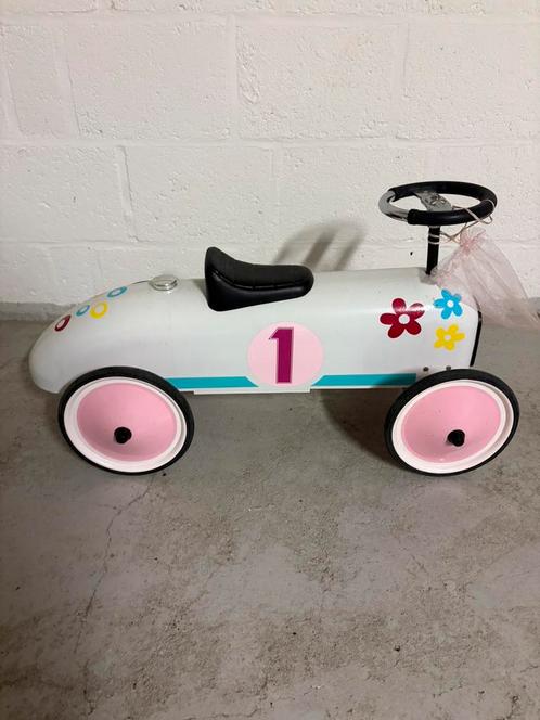 Baghera Retro Ride-On Loopauto – Pastelroze Bloemen, Kinderen en Baby's, Speelgoed | Buiten | Voertuigen en Loopfietsen, Zo goed als nieuw