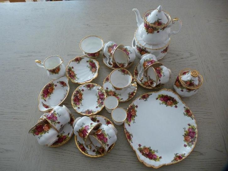 Servies Royal Albert 1962-1973 ~ porselein serviesgoed mooi!, Antiek en Kunst, Antiek | Servies los, Ophalen of Verzenden