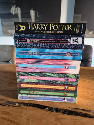 Harry Potter serie 8 boeken beschikbaar voor biedingen