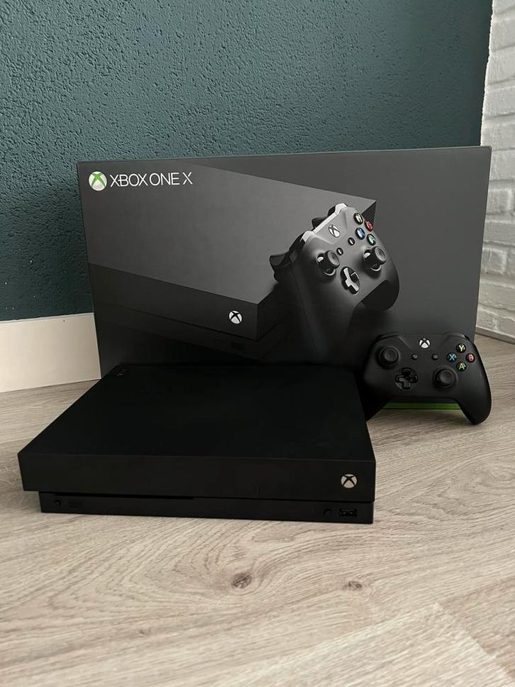 Xbox One X + 40 games (compleet pakket), Spelcomputers en Games, Spelcomputers | Xbox One, Zo goed als nieuw, Xbox One, Ophalen of Verzenden