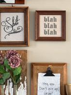 Blah Blah Blah Kruissteek in Lijst, Huis en Inrichting, Woonaccessoires | Tekstborden en Spreuken, Ophalen of Verzenden, Zo goed als nieuw