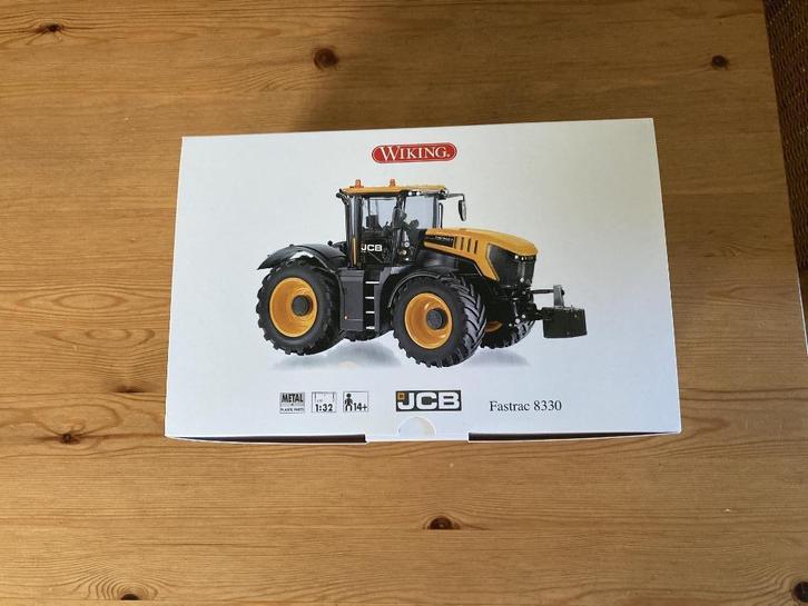 Wiking 077848 JCB Fastrac 8330 1/32 NIEUW, Hobby en Vrije tijd, Modelauto's | 1:32, Nieuw, Tractor of Landbouw, Overige merken