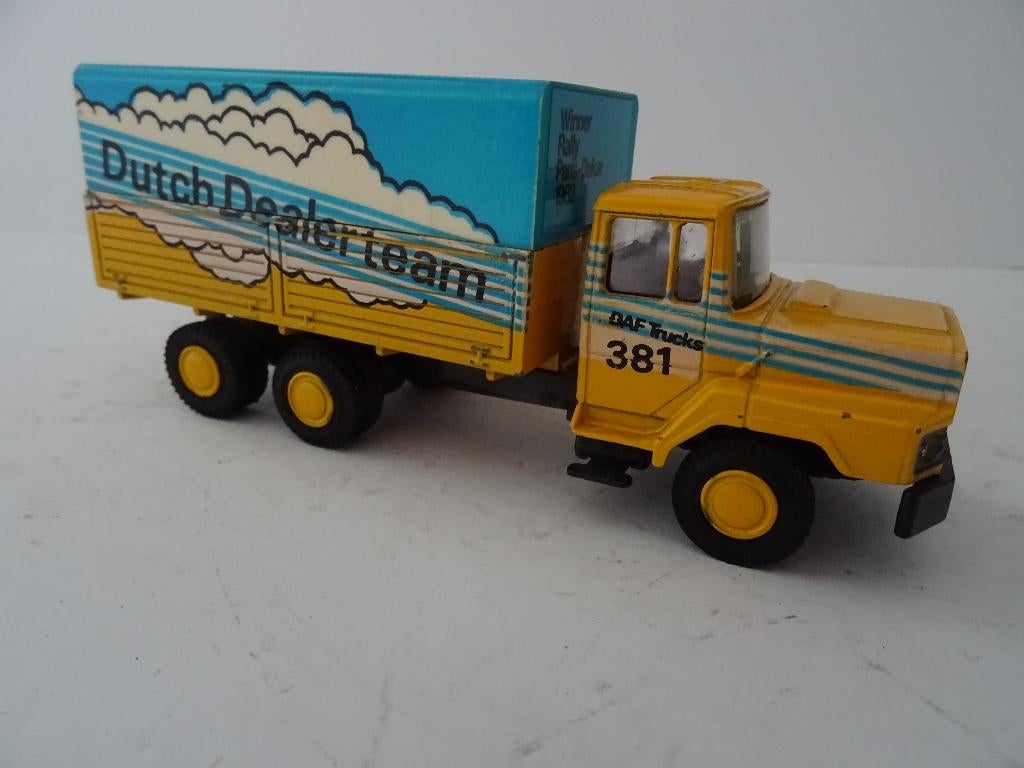 DAF 2800 NAT PARIJS DAKAR NR 381 LION TOYS, Ophalen of Verzenden, Zo goed als nieuw, Bus of Vrachtwagen, Lion Toys