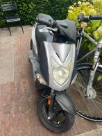 Grijze kymco scooter (moet weg), Fietsen en Brommers, Scooters | Kymco, Ophalen, Gebruikt, Maximaal 45 km/u, 50 cc