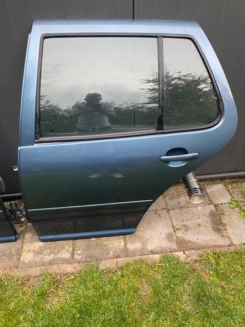 Zeer nette linker achter deur van VW golf type 4 uit 2004 beschikbaar voor biedingen