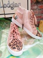 tamaris Sneakers 39 bruin goud panterprint, Tamaris, Bruin, Ophalen of Verzenden, Sneakers of Gympen