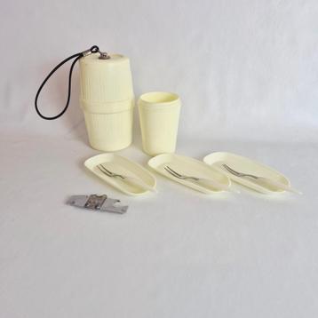 Vintage picknickset uit de jaren ‘60/‘70 beschikbaar voor biedingen