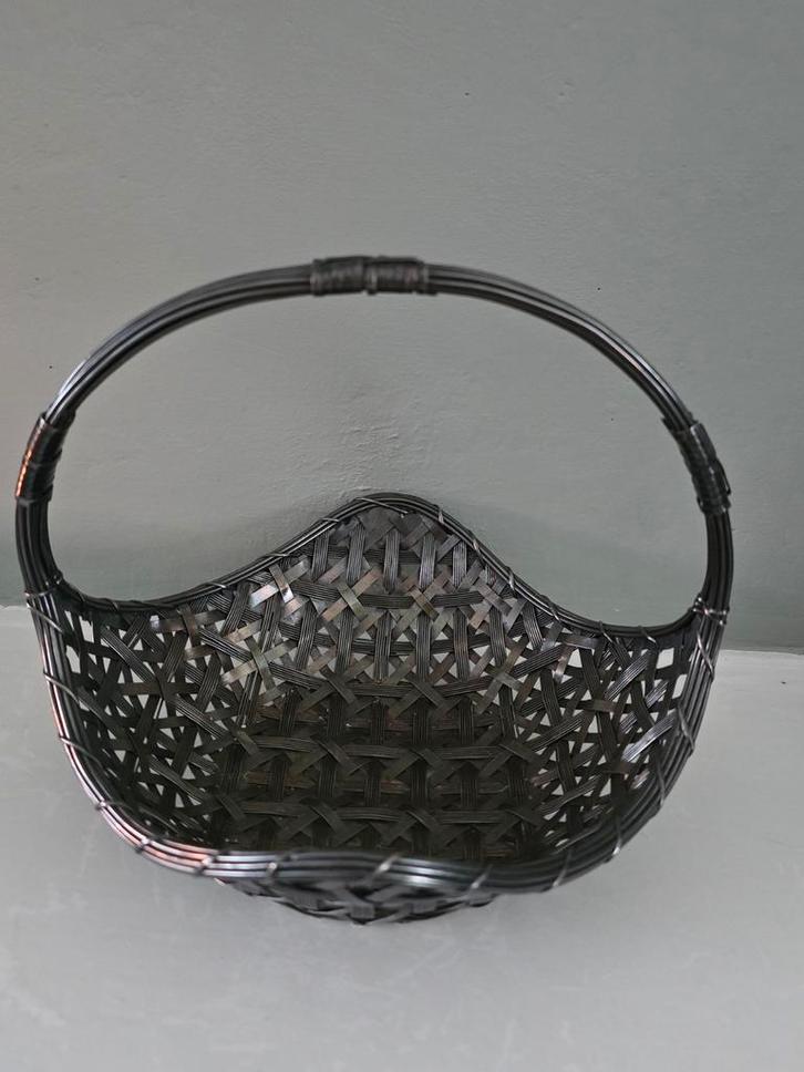 Verzilverd gevlochten mandje, Huis en Inrichting, Woonaccessoires | Schalen en Manden, Ophalen of Verzenden