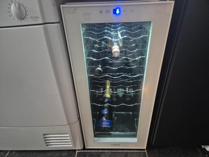 Wijnkoelkast van klarstein, Witgoed en Apparatuur, Koelkasten en IJskasten, Zo goed als nieuw, Zonder vriesvak, Minder dan 75 liter
